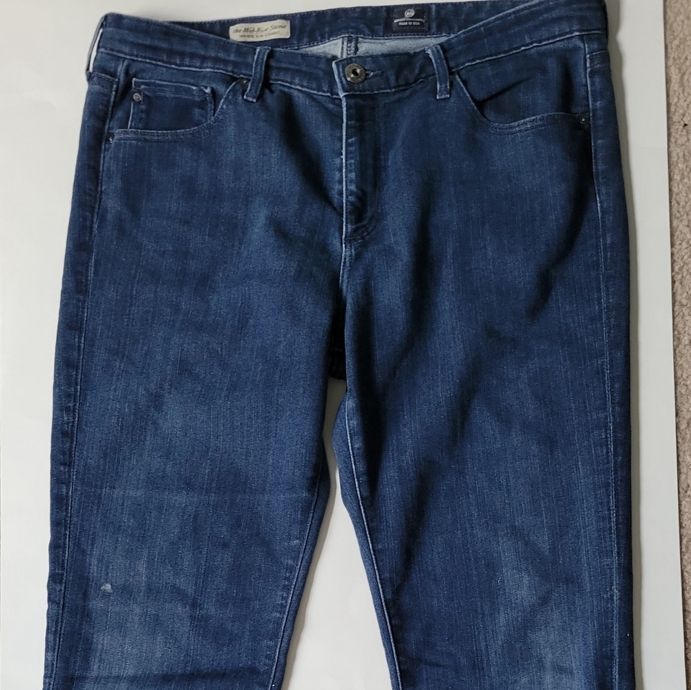 AG Adriano Goldschmied The Stevie Mid rise Slim Straight Leg Size 32R